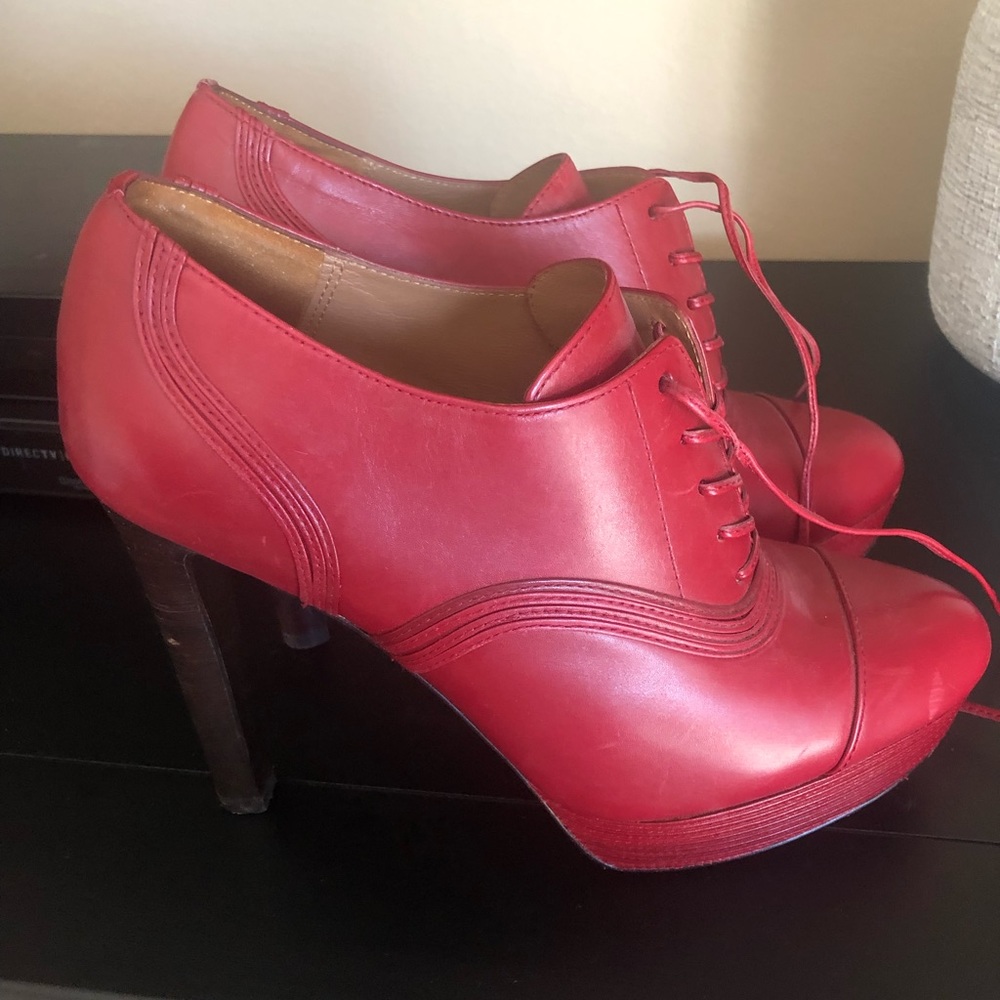 Eli Tahari -red heels size 7
